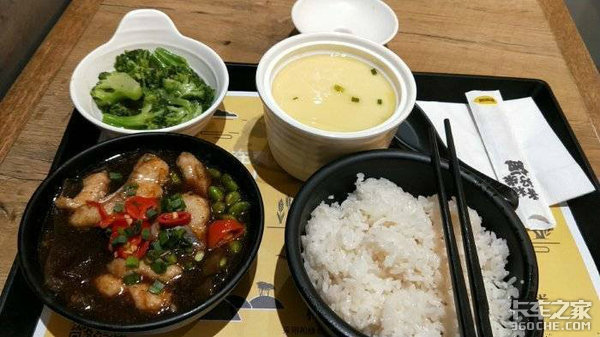 物价黑!说说让卡友又爱又恨的服务区