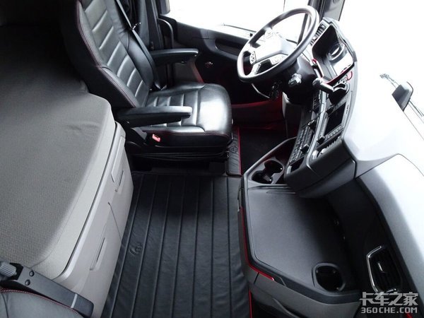 爆改版斯堪尼亚S牵引车 V8发动机惹人爱