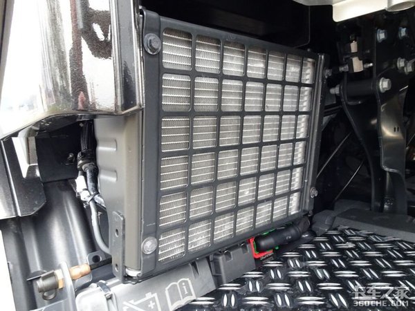 爆改版斯堪尼亚S牵引车 V8发动机惹人爱