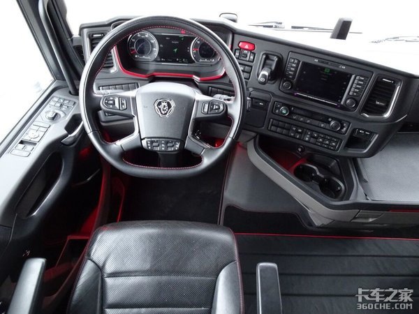 爆改版斯堪尼亚S牵引车 V8发动机惹人爱