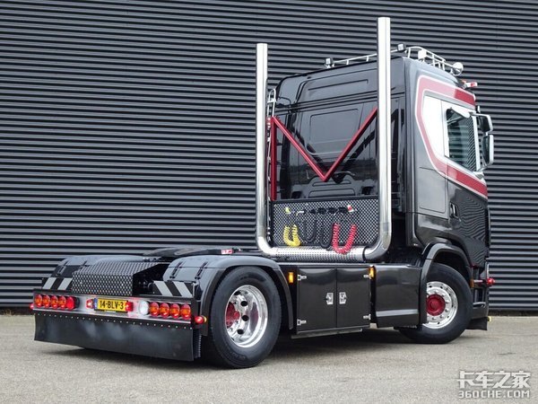 爆改版斯堪尼亚S牵引车 V8发动机惹人爱