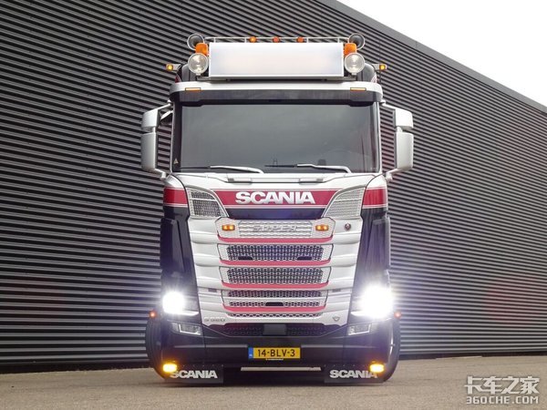 爆改版斯堪尼亚S牵引车 V8发动机惹人爱