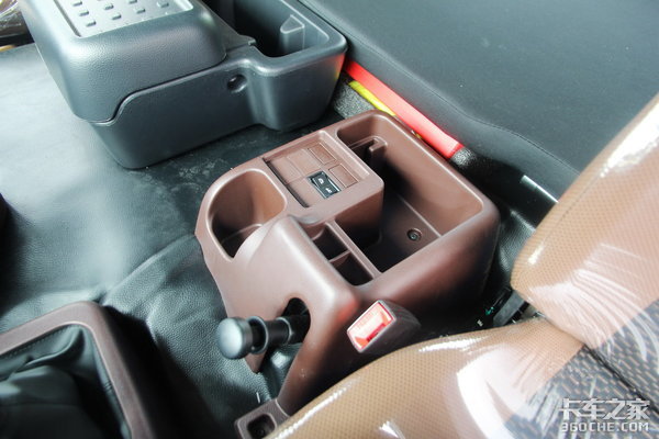 450马力国六动力 日野700还有哪些升级?