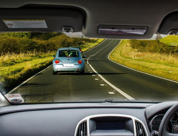 新手上路时，一定要注意礼让他人，千万不要做路怒族！