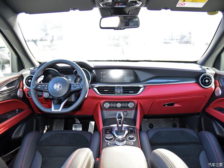 阿尔法·罗密欧 Stelvio 2021款 2.0T 280HP Veloce Ti 竞速版 阿尔法·罗密欧 Stelvio 2021款 2.0T 280HP Veloce Ti 竞速版