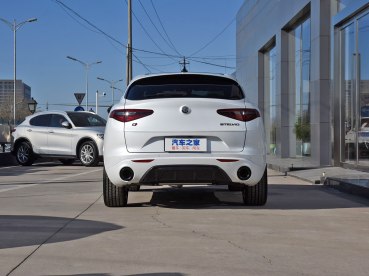 阿尔法·罗密欧 Stelvio 2021款 2.0T 280HP Veloce Ti 竞速版 阿尔法·罗密欧 Stelvio 2021款 2.0T 280HP Veloce Ti 竞速版
