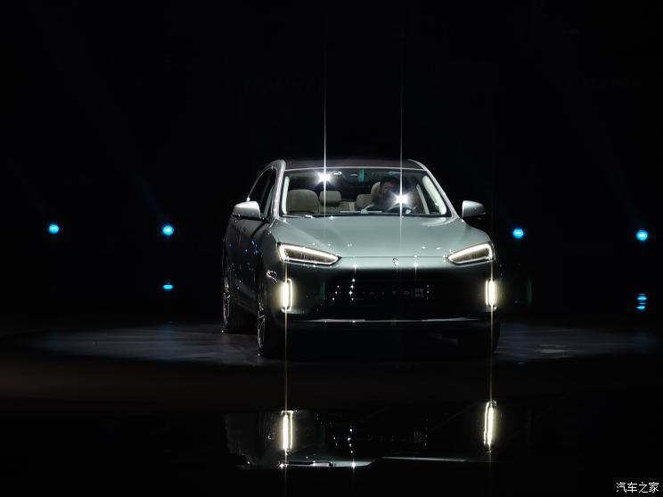 补贴后预售价25万元起 AITO问界M5首发