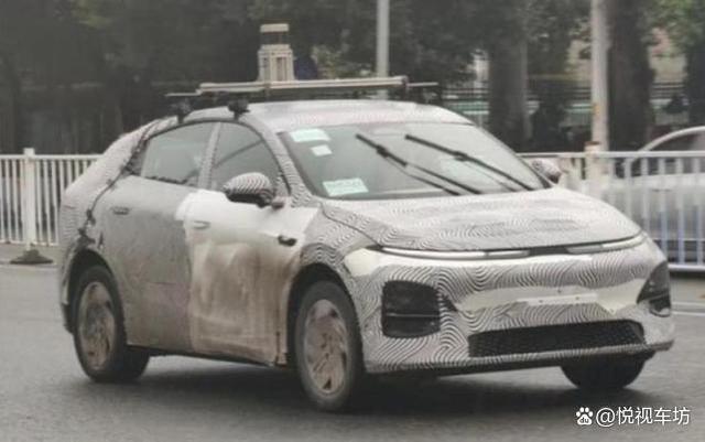 小鹏全新SUV内饰曝光，续航达600公里，有望4月上海车展亮相