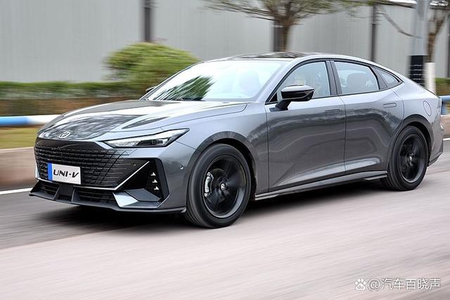 2022年紧凑型轿车油耗公布：7个油耗进不了前十，油耗最高是UNI-V