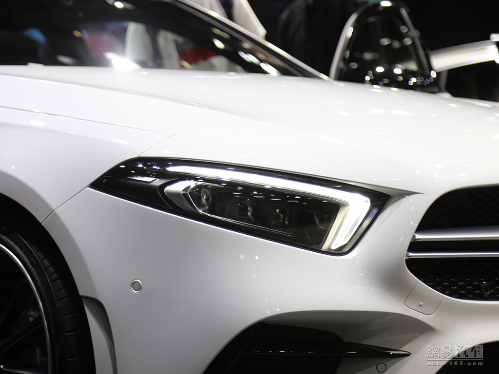 4.7秒破百的大钢炮 全新AMG A 35两厢版亮相